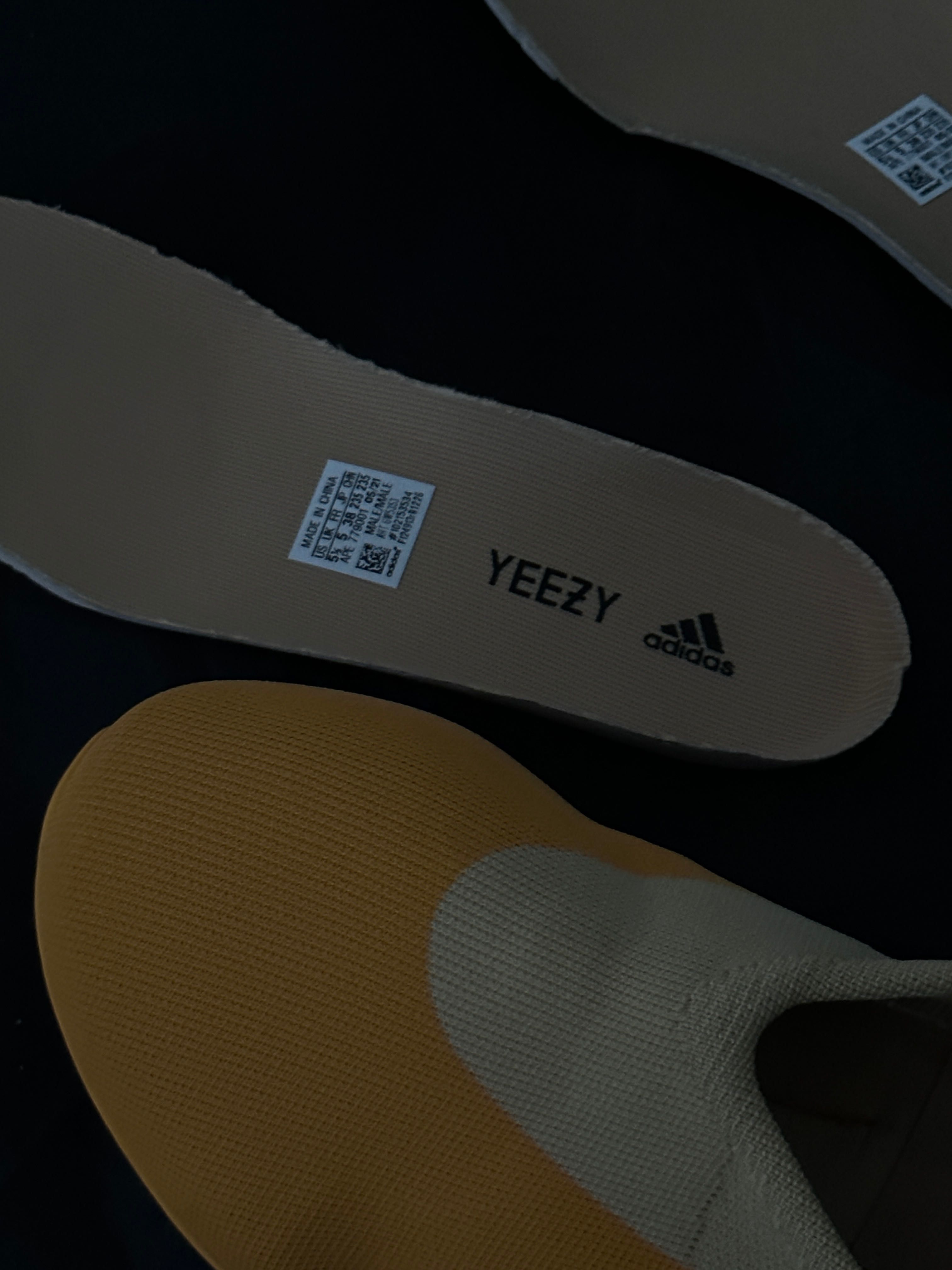Adidas Yeezy runner sulfur