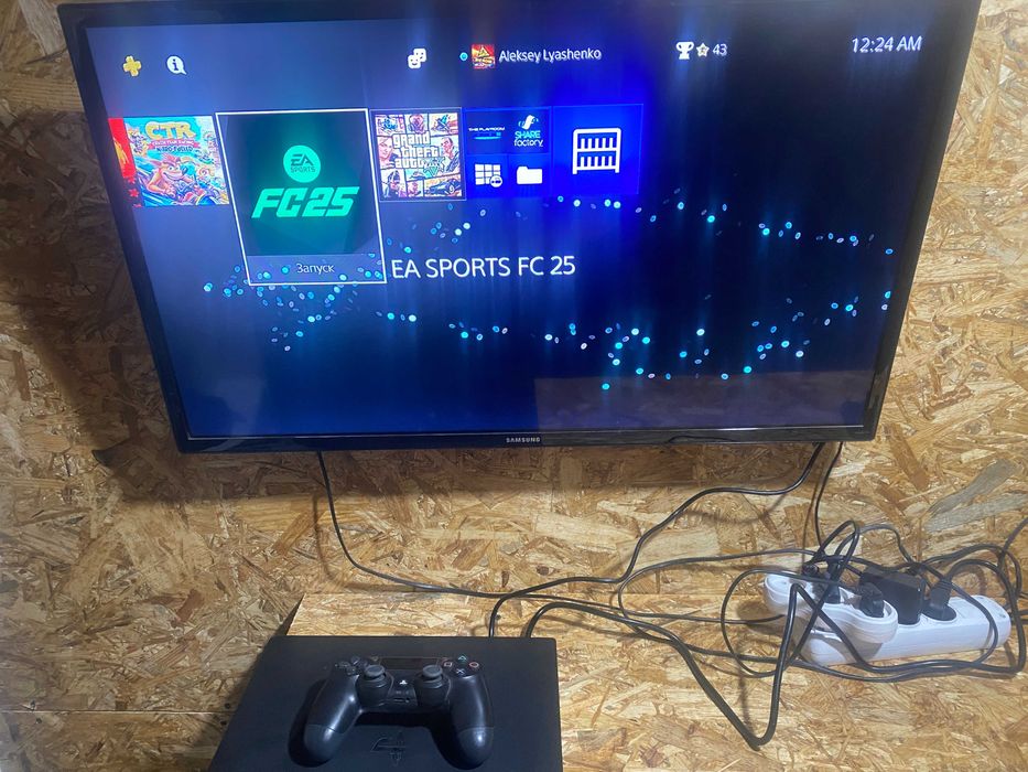 Ps4 pro 1tb/2 джойстика/13.02 с играми