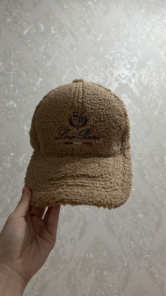 Продам теплую кепку