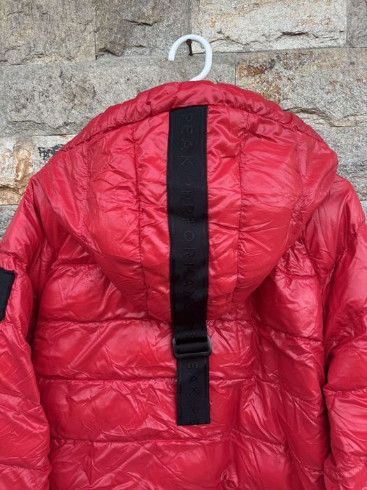 Дамско яке Peak Performance