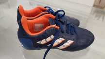 Vand adidasi pt baieti nr31, in stare buna, marca adidas.