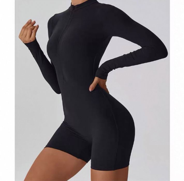 Спортивный костюм комбинезон