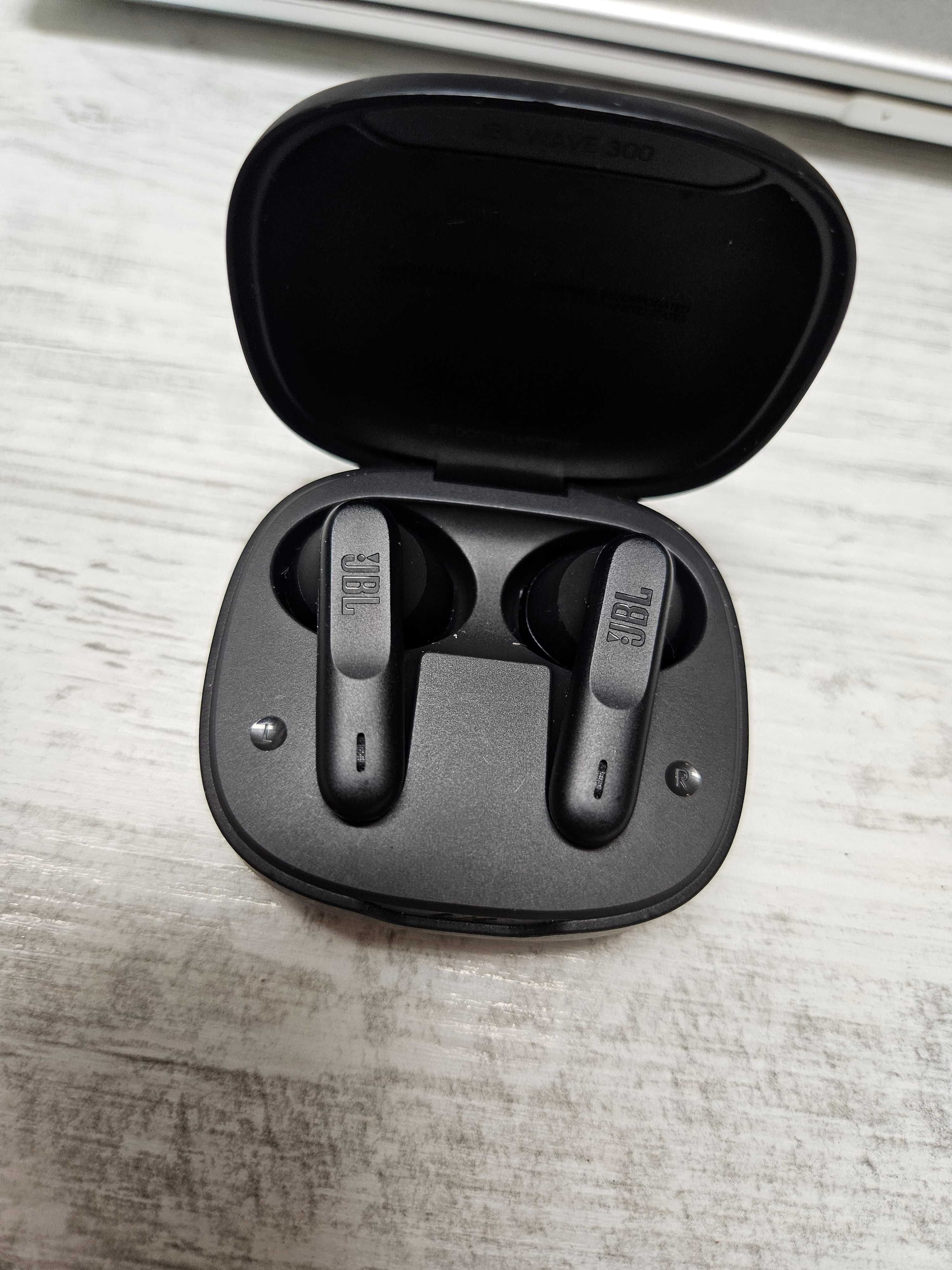 Слушалки JBL черни