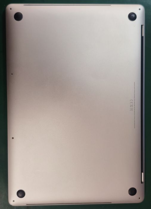 Dezmembrez MacBook Pro A1990