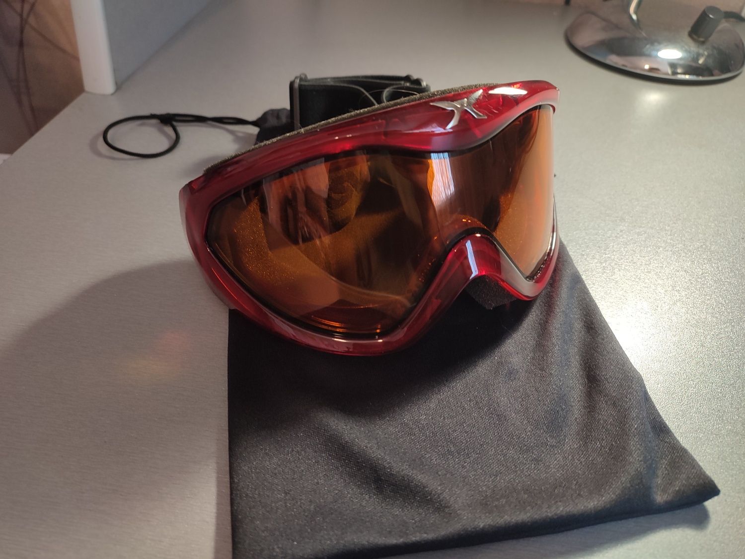 Лыжные очки Carrera chameleon hyper red, новые