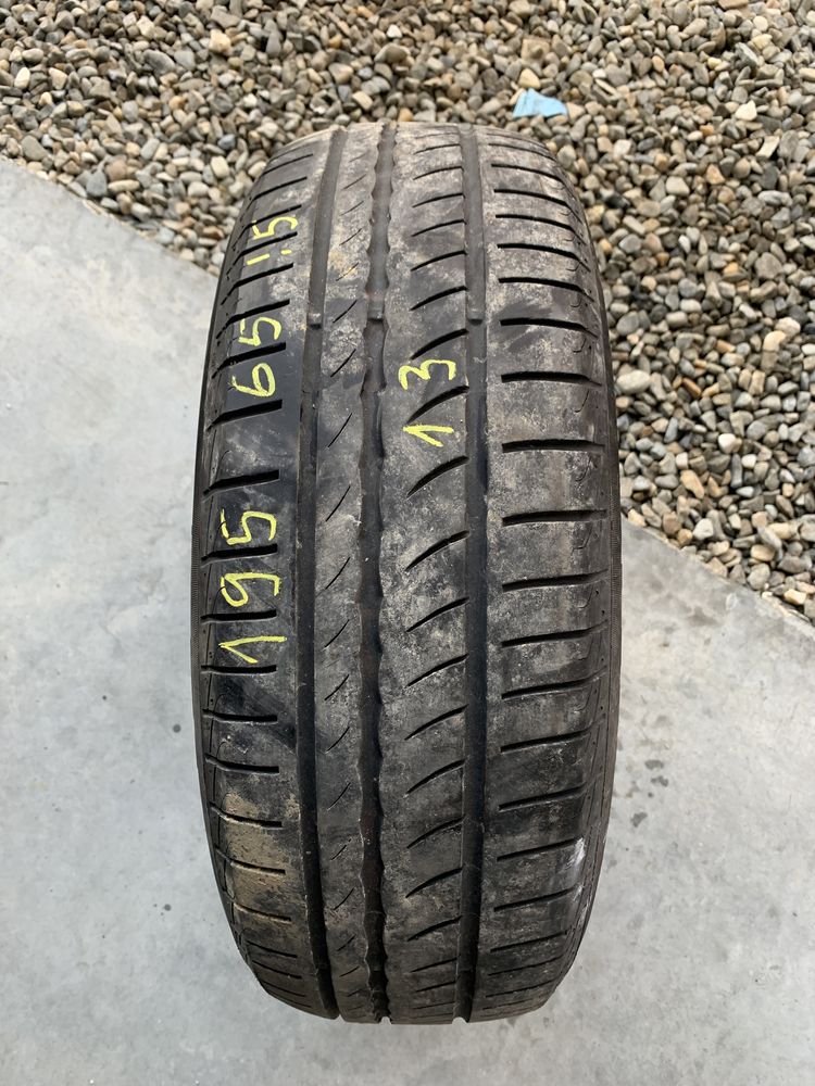 1 anv vara 195/65/15 Bridgestone/Fulda/Pirelli