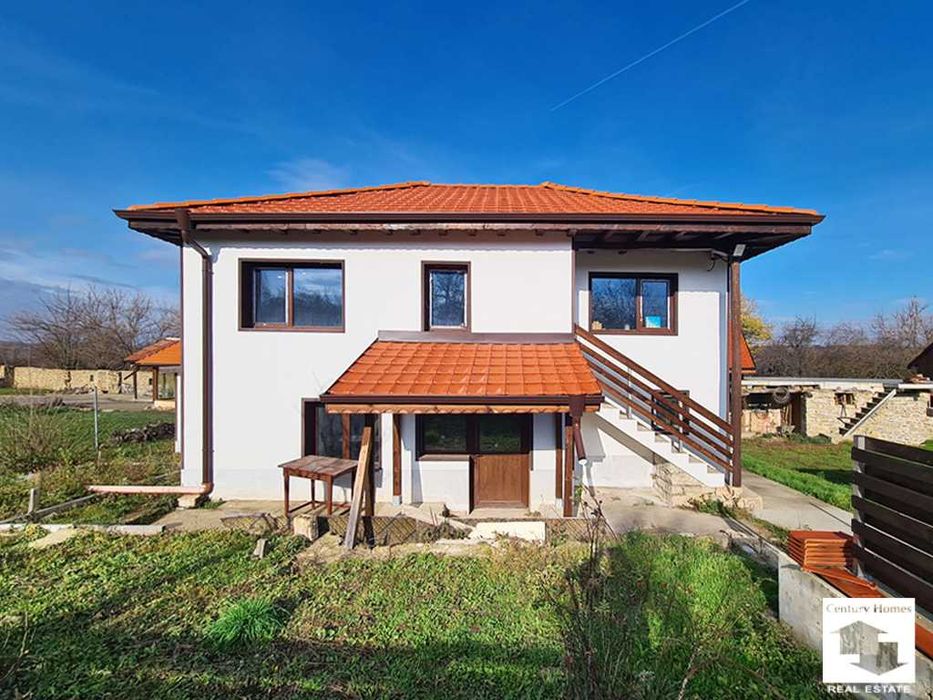 116253 Реновирана къща с голям двор в с. Ново село
