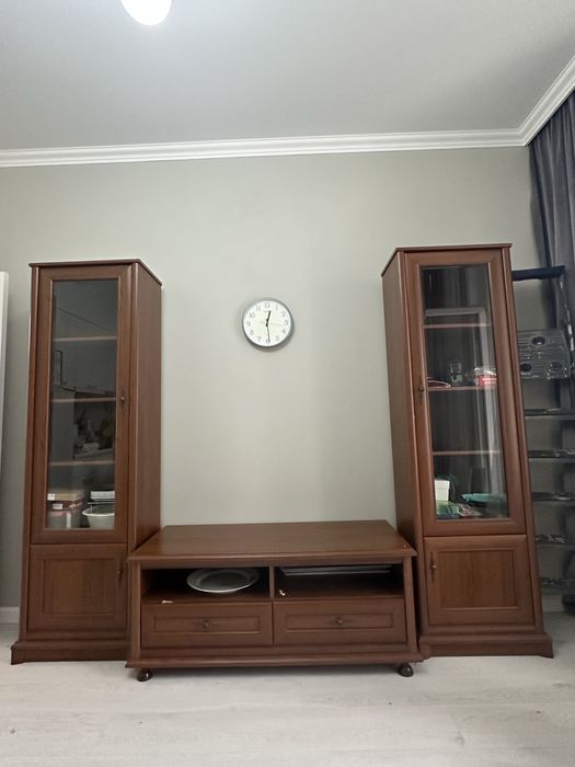 Продам шкафы и тумбу под ТV