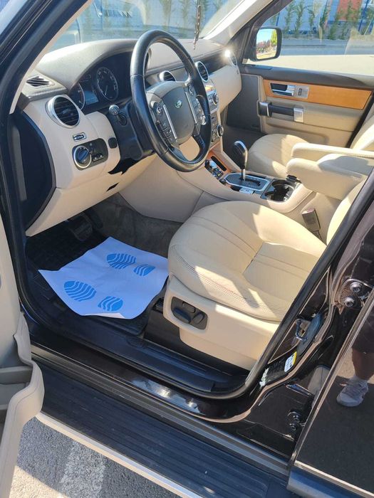 Land Rover Discovery 4