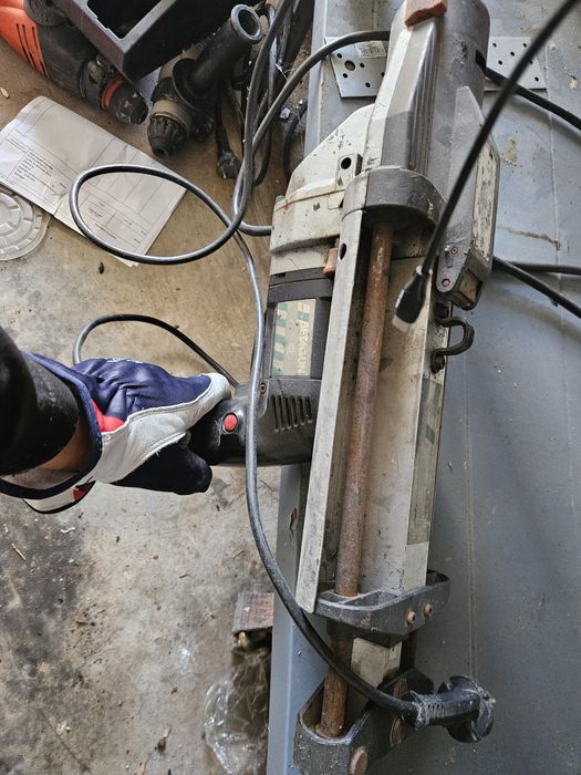 pistol electric 220 v pentru mastic