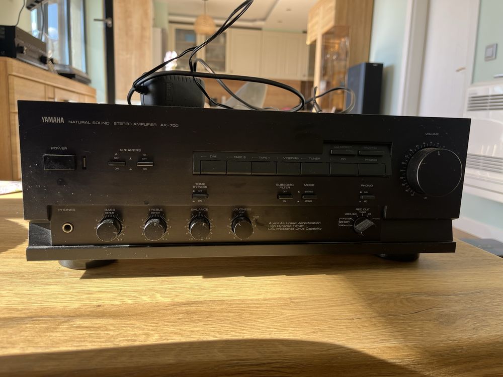 Усилвател YAMAHA AX 700