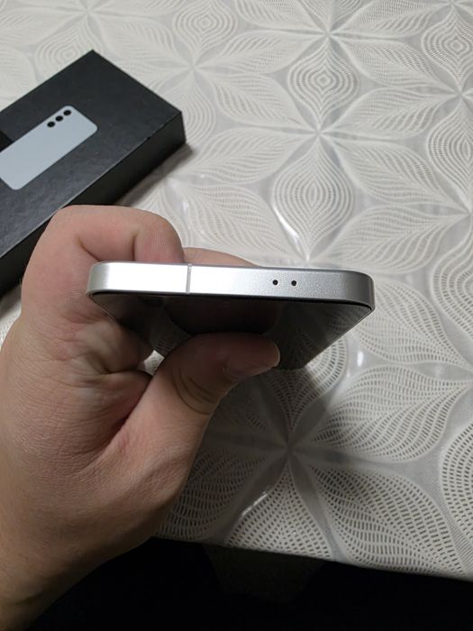 Смартфон Samsung Galaxy S24 8/128GB
