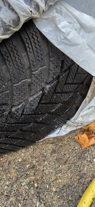 Cauciucuri iarna Bridgestone 255 35 R20,set de 4