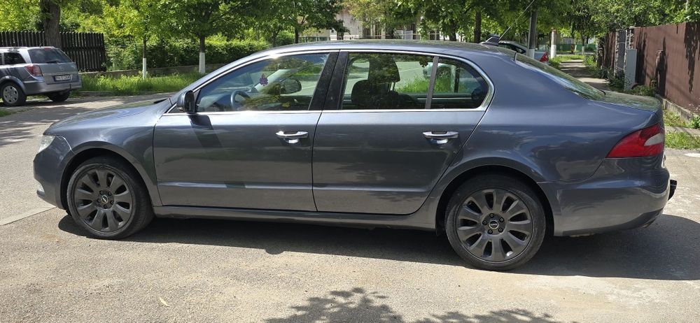 Skoda Superb/ Limousine/2.0tdi 140cp / Automata/Navi /xenon/climatonic