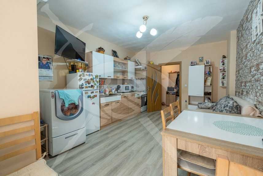 Продава се Двустаен апартамент в Варна, Възраждане 1 - 61 кв.м за 2294 €/кв.м - Снимка #2