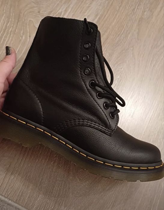 Черни оригинални боти Dr Martens