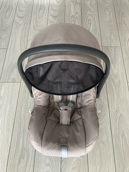 Scaun/Scoica auto Inglesina Huggy maxim 13 kg, bej, cu copertină