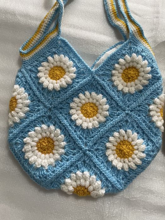 Vand geanta de umar tricotata