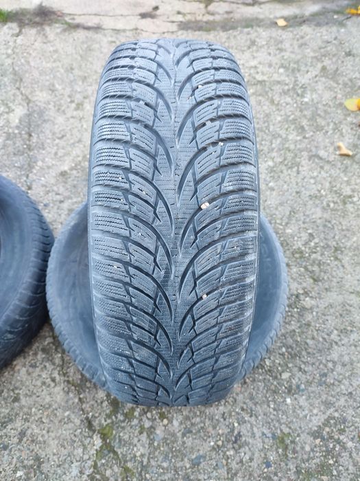 2 бр. 205/70/15 зимни гуми Nokian