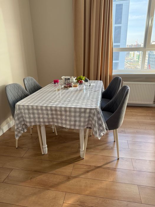 Стол со стульями