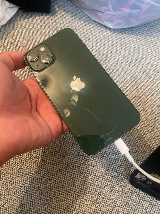 Iphone 13 каропка есть