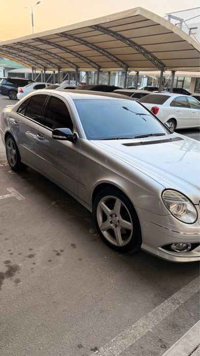 Mercedes-Benz. В хорошем сосотояние !