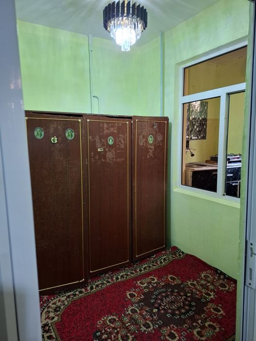 Srochno uy sotiladi 1 xonali 2 xonali qilingan 2chi etaj