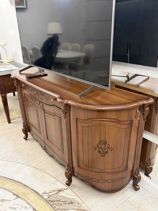 Два витража и тумба под телевизор,витраж и тумбы,витражи