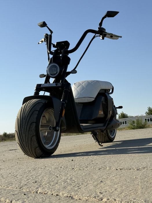 Vand scuter electric 701 sport inca in garantie