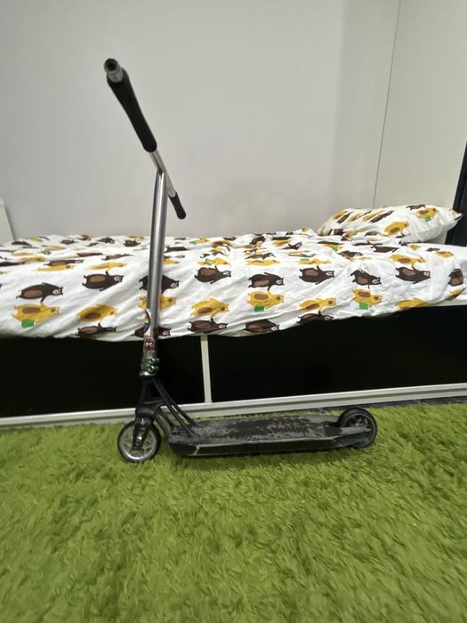 Custom тротинетка