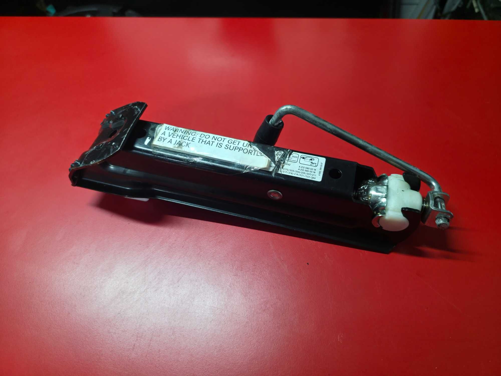 CRIC AUTO Oem Mercedes A B C E Class W212 CLA CA NOU !