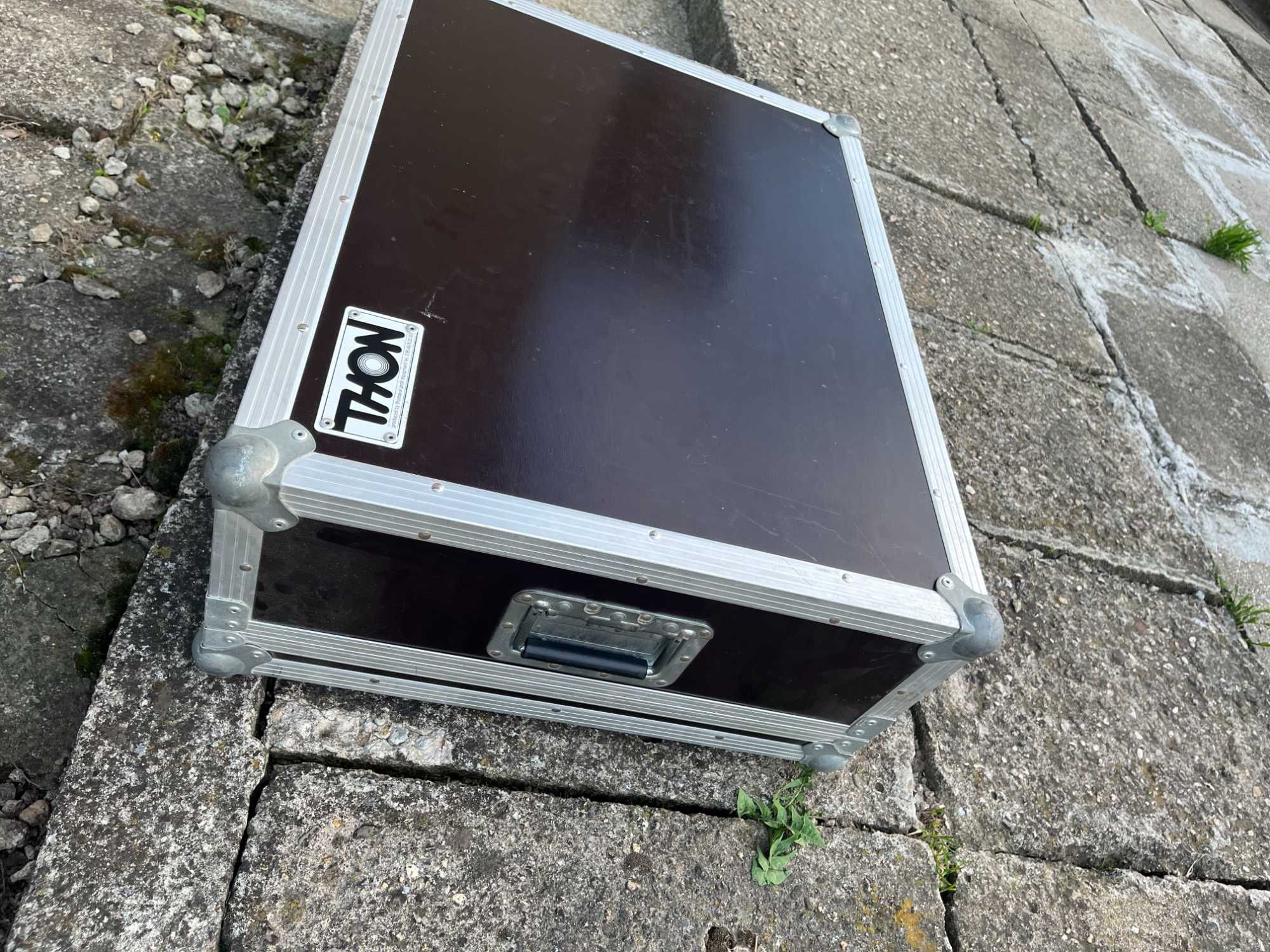 Продавам Flight Case тип куфар за Dynacord Powermate 1600-2
