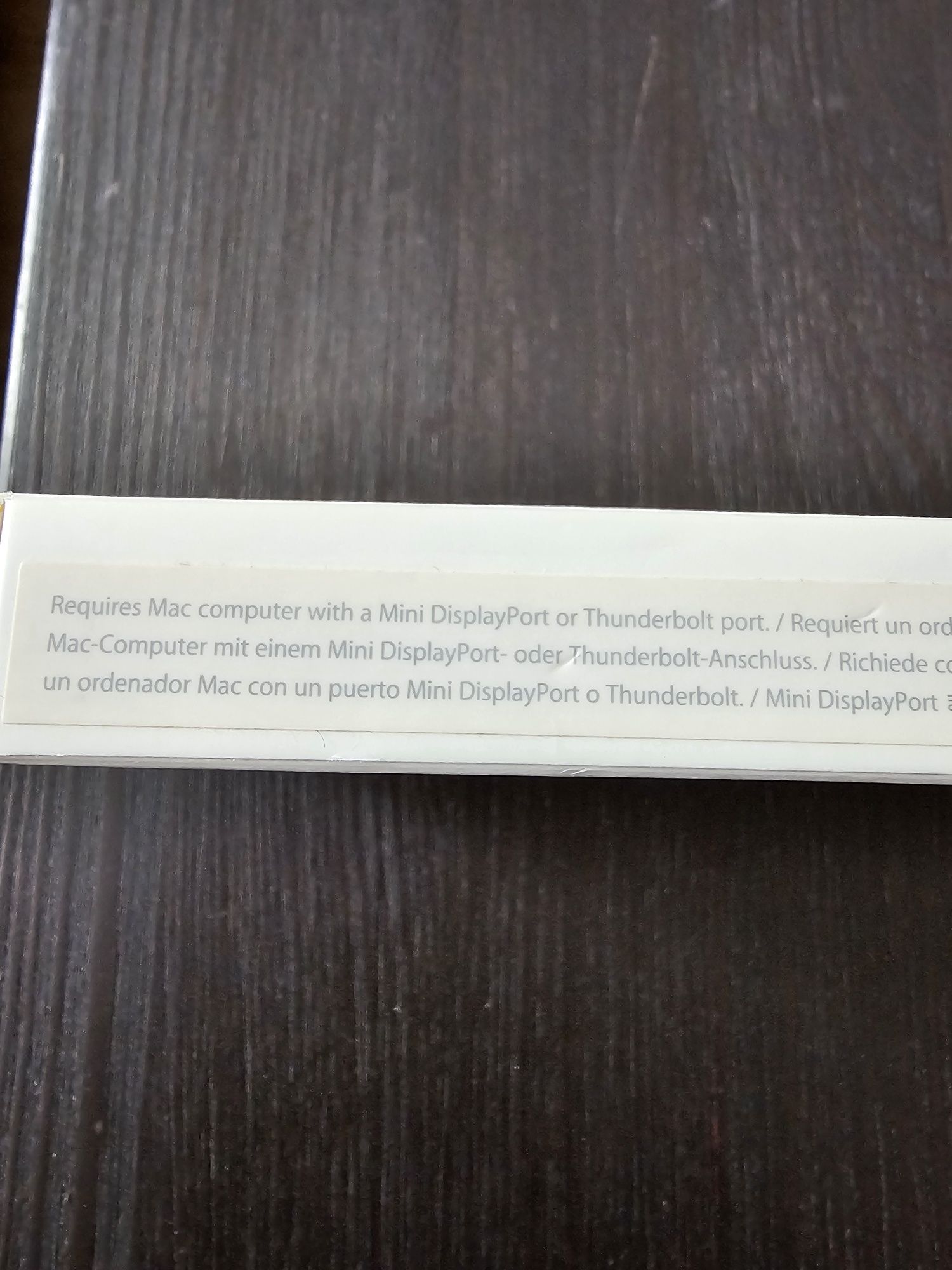 Mini DisplayPort to VGA Adapter