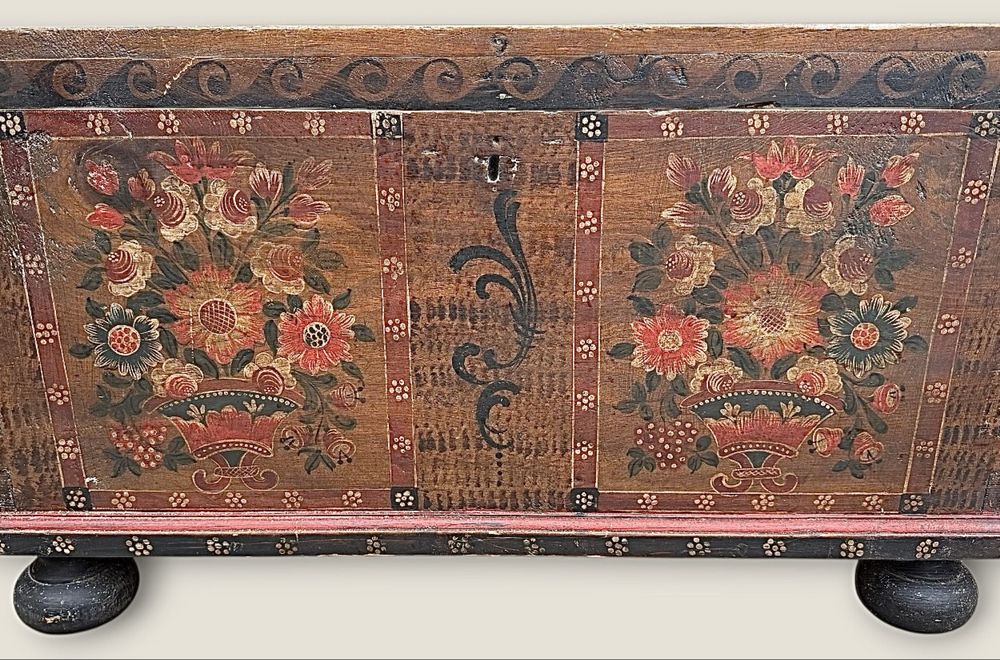 Lada zestre pictata Saseasca