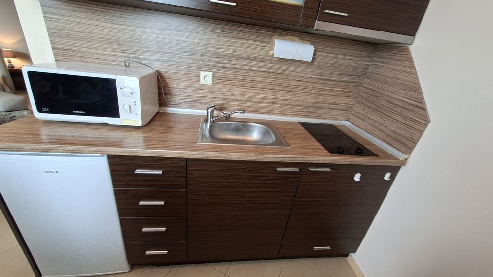 Кухня в идеално състояние с уреди!