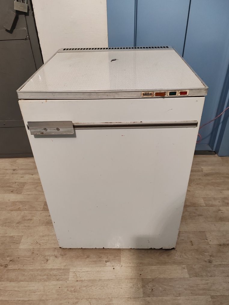 Продам морозильную камеру