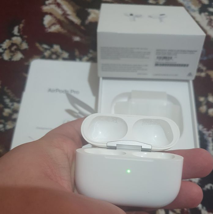 AirPods Pro 1 Case/Кейс Оргинал 100% Отличном Состояния  (Толка Кейс)!