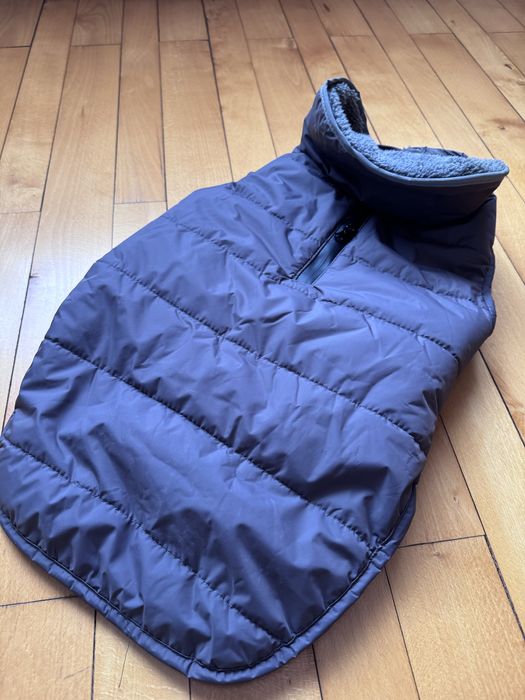 Vand vesta noua pentru caini