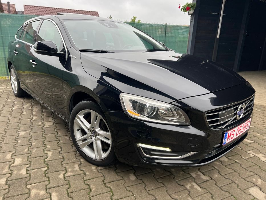 Volvo V60 2.4 D6 Plug-in Hybrid 283cp/Automat/Navigatie/Garanție/Rate