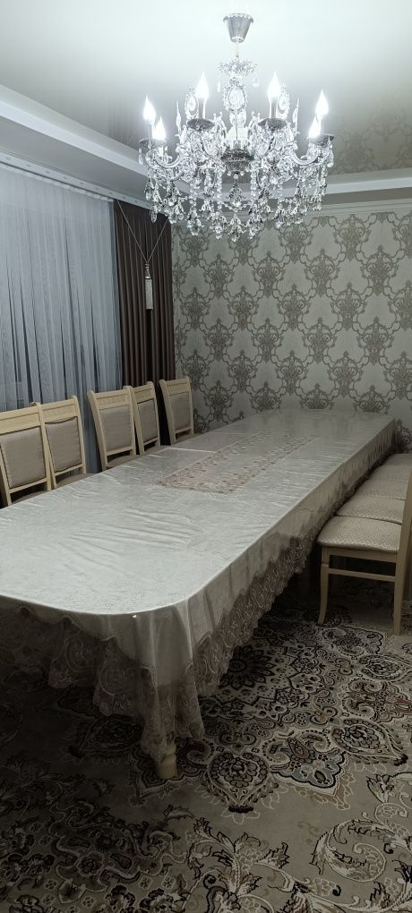 Продается стол со стульями