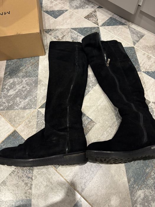 Продам зимние Из натуральной Замши сапоги(батфррды)