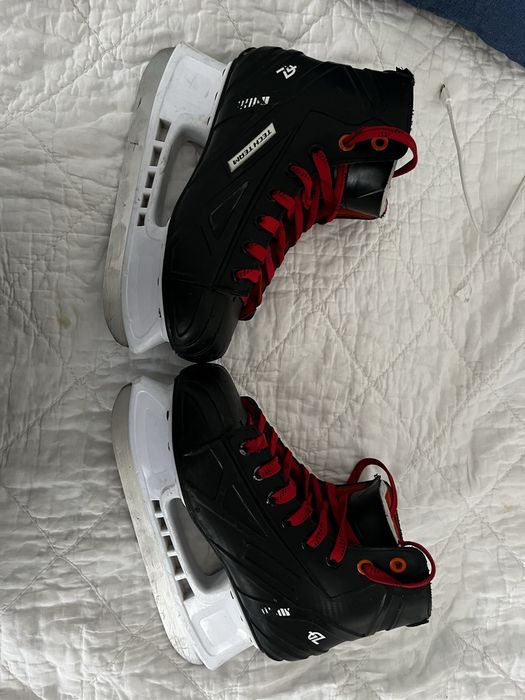 Коньки хоккейные