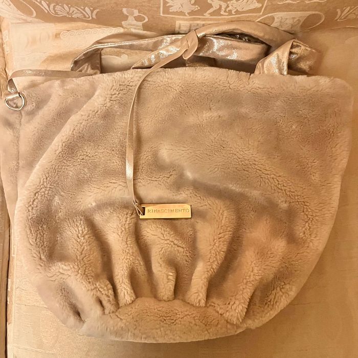 Уникална златна чанта-торба с две лица!