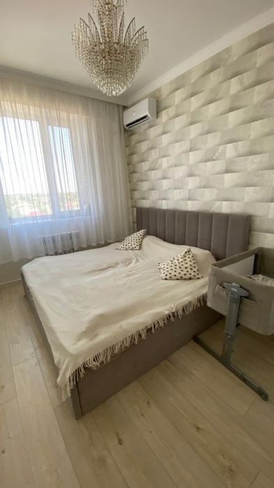 Продам спальный кровать 2* 2 метра