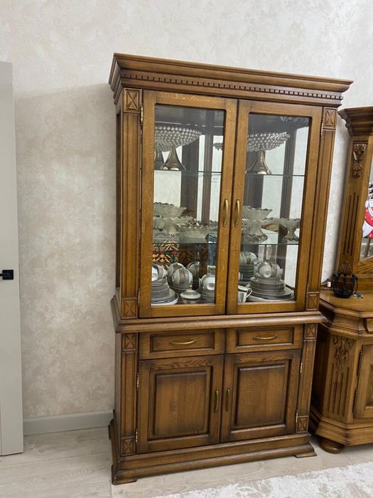 Продаеться гостин Верди сервант 2 х-3х дв серв, комод, стол