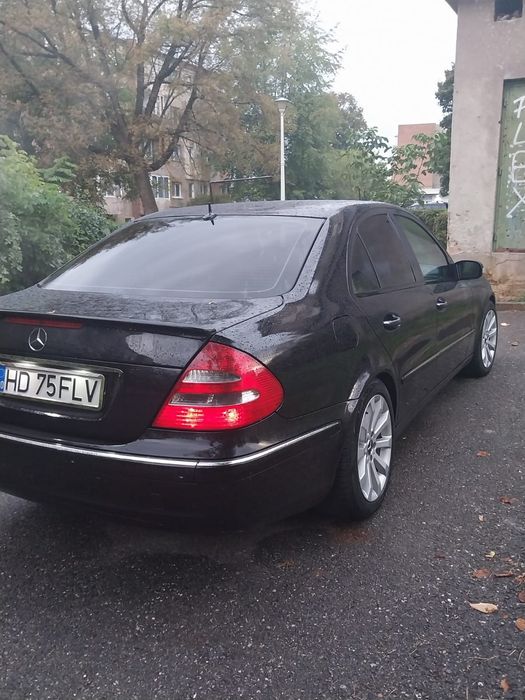 Vând Mercedes w211 
E220 cdi 150 cp 
Fabriactie 22.12.2004
Itp 07.2025