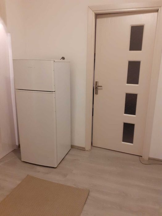 Ofer spre inchiriere garsoniera