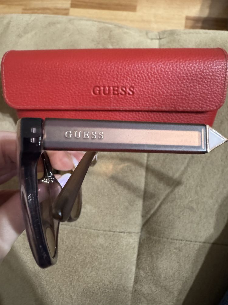 Слънчеви очила Guess