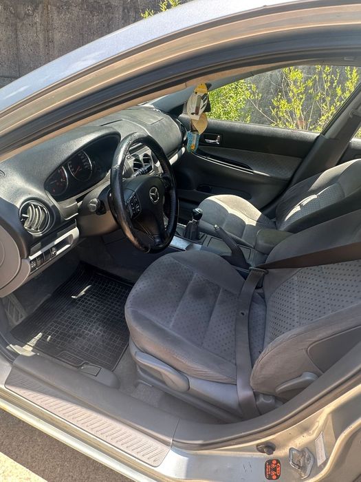 Vând mazda 6.