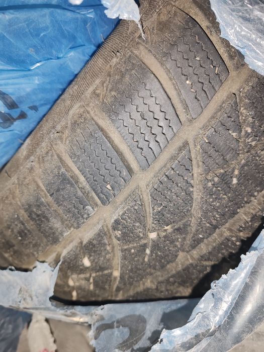 Anvelope Iarna ( CAUCIUCURI) 225/55/R17